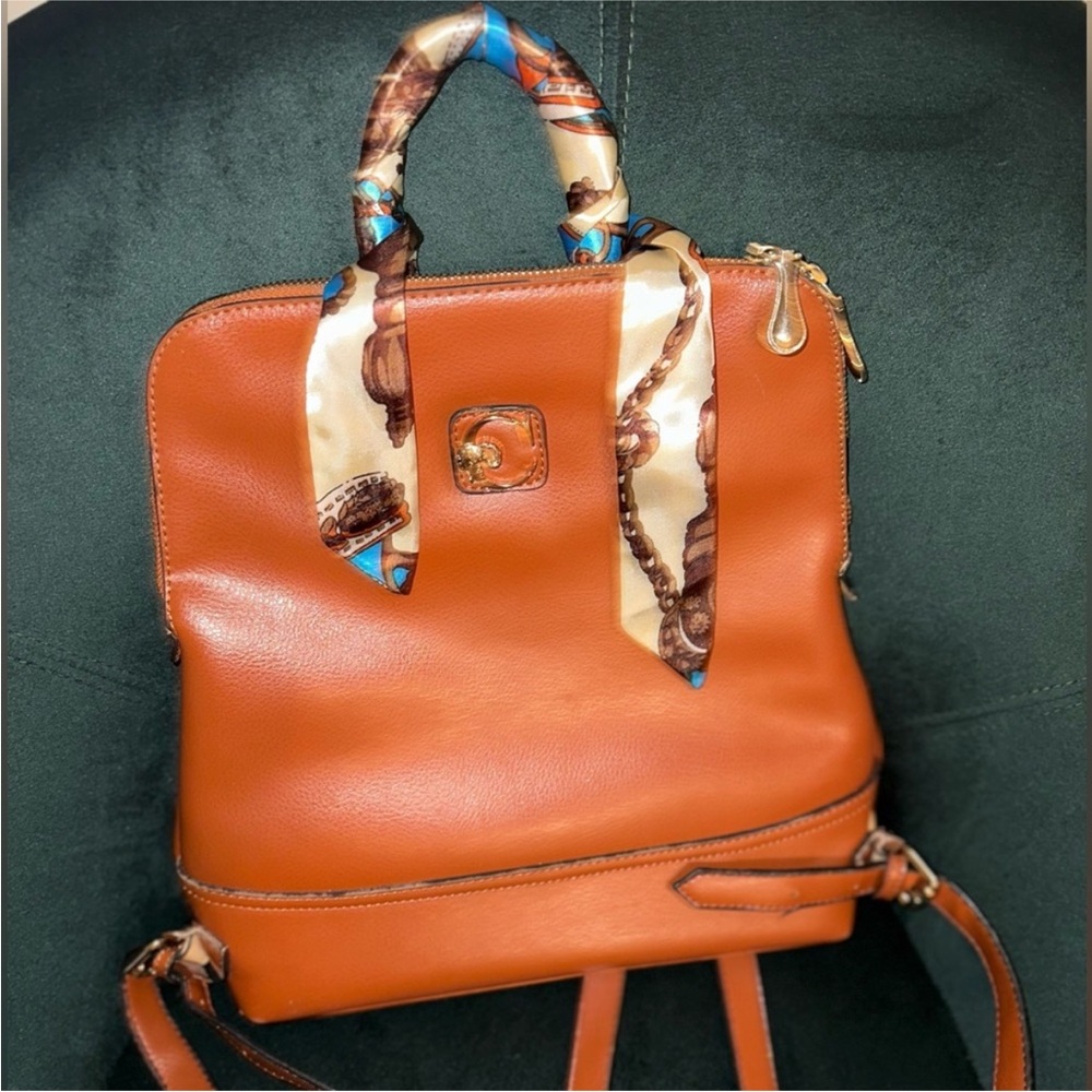 Backpack Structured Leather Design. Comes With De… - image 2